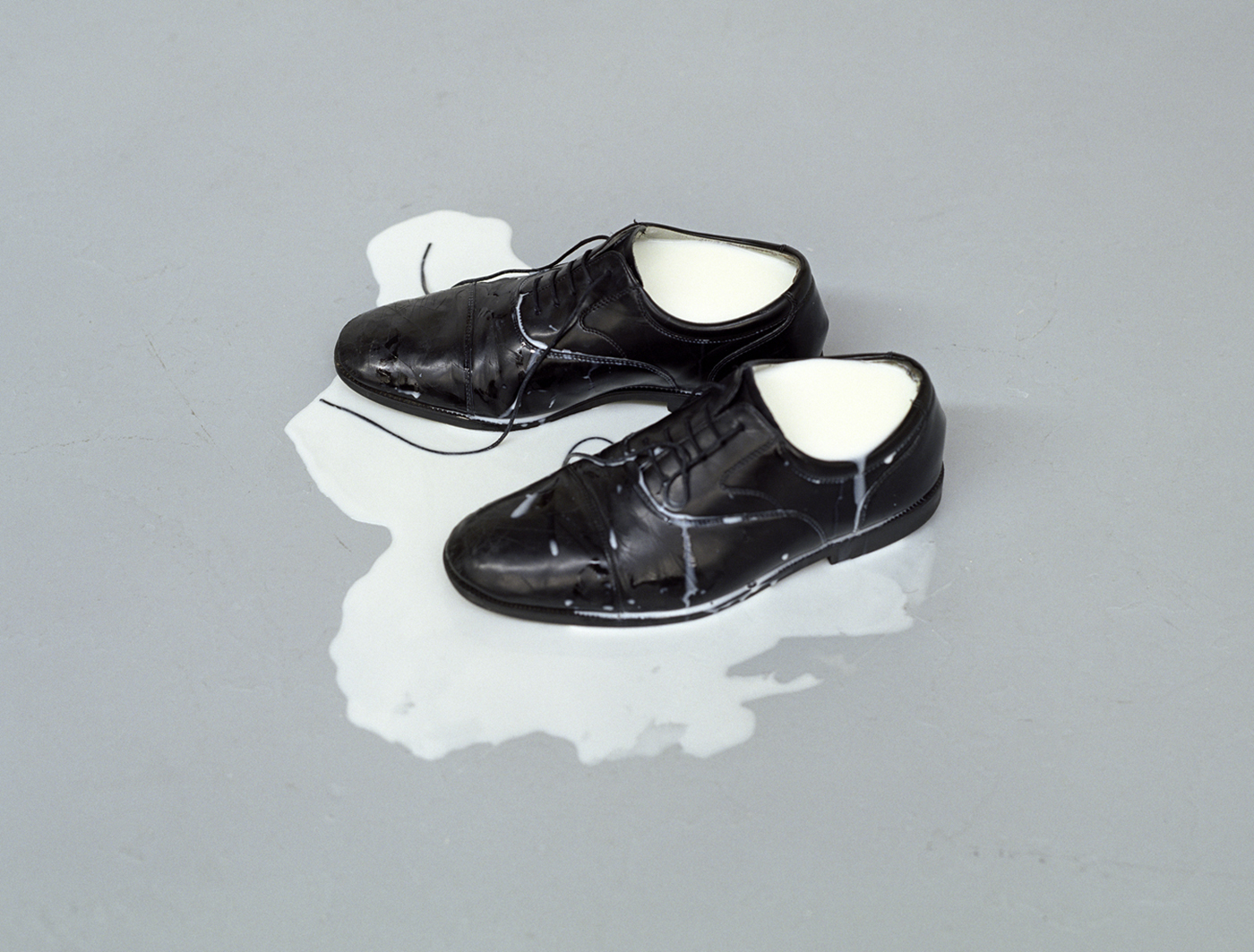 Patrick Tosani - Les chaussures de lait V, 2002
